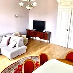 1 Bedroom Lux Apartment Center Vincent